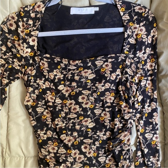 Astr Ruched Top - Picture 4 of 8